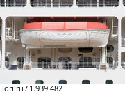Спасательный бот лайнера Azamara Jorney (2010 год). Редакционное фото, фотограф Александр Щепин / Фотобанк Лори