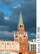 Вход в Кремль. Кутафья (Предмостная) и Троицкая башни. Москва (2010 год). Стоковое фото, фотограф E. O. / Фотобанк Лори