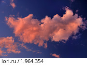 Розовые закатные облака на вечернем синем небе. Стоковое фото, фотограф Fro / Фотобанк Лори