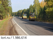 Катки утюжат свежий асфальт (2010 год). Редакционное фото, фотограф Анатолий Матвейчук / Фотобанк Лори