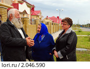Староверы-переселенцы на улице Старообрядческой села Некрасовское в Сочи (2010 год). Редакционное фото, фотограф Анна Мартынова / Фотобанк Лори