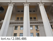 Капители колонн Центрального академического театра Российской армии на Суворовской площади (2010 год). Стоковое фото, фотограф Алёшина Оксана / Фотобанк Лори