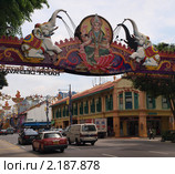 Украшение Серангун Роад в Литл Индиа  в Сингапуре (2010 год). Редакционное фото, фотограф SevenOne / Фотобанк Лори