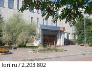 Красноярск. Сибирский федеральный университет (СФУ). Вход в центральный корпус (2010 год). Стоковое фото, фотограф Шичкина Антонина / Фотобанк Лори