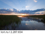 Вид озера на закате. Стоковое фото, фотограф Юрий Брыкайло / Фотобанк Лори