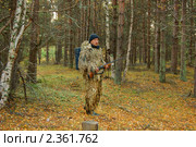 Охотник в маскировочном костюме. Стоковое фото, фотограф макаров виктор / Фотобанк Лори
