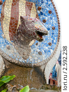 Ящерица Гауди. Парк Гуэль (Park Guell). Барселона. Испания (2011 год). Стоковое фото, фотограф E. O. / Фотобанк Лори