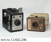 Камеры Coronet Ambassador и Kodak Brownie Flash IV (2010 год). Редакционное фото, фотограф Валерий Плоскирев / Фотобанк Лори