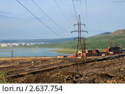 ЛЭП и производственные здания цеха (2011 год). Стоковое фото, фотограф Валерий Александрович / Фотобанк Лори