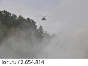 Вертолёт над лесным пожаром. Стоковое фото, фотограф Free Wind / Фотобанк Лори