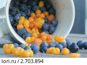 Рассыпанные ягоды. Стоковое фото, фотограф Валерия Попова / Фотобанк Лори