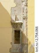 Уголок старой Праги. Остатки дома в готическом стиле. (2007 год). Стоковое фото, фотограф Vladislav Osipov / Фотобанк Лори