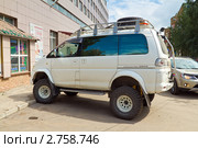 Микроавтобус Mitsubishi (2011 год). Редакционное фото, фотограф Сергей Лаврентьев / Фотобанк Лори