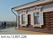 Деревянный дом со ставнями в 130 квартале в Иркутске (2011 год). Редакционное фото, фотограф Юлия Батурина / Фотобанк Лори