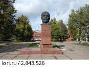 Памятник В.И.Ленину. Киржач,  Владимирской области (2011 год). Редакционное фото, фотограф lana1501 / Фотобанк Лори