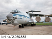 Советский средний военно-транспортный самолёт ИЛ-76МД-90 на авиасалоне МАКС 2011, Жуковский, Россия. Редакционное фото, фотограф Николай Винокуров / Фотобанк Лори