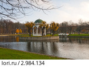 Пруд в Кадриоргском парке, Таллин (2011 год). Стоковое фото, фотограф Юлия Бабкина / Фотобанк Лори