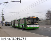 Москва. Виды города. Автобус № 811 едет по Носовихинскому шоссе (2011 год). Редакционное фото, фотограф lana1501 / Фотобанк Лори