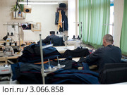 Арестантские будни. Швейный цех (2011 год). Редакционное фото, фотограф Александр Подшивалов / Фотобанк Лори