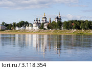 Город Великий Устюг, вид на Соборное дворище со стороны реки (2008 год). Стоковое фото, фотограф Солодовникова Елена / Фотобанк Лори