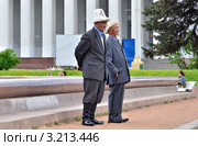 Гости столицы. Аксакалы на ВВЦ (2011 год). Редакционное фото, фотограф Елена Коромыслова / Фотобанк Лори