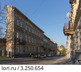 Плоский дом на улице Лысенко (2011 год). Редакционное фото, фотограф Павел Широков / Фотобанк Лори