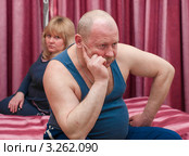 Ссора в семье.Мужчина и женщина поругались. Стоковое фото, фотограф Игорь Низов / Фотобанк Лори