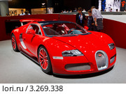 Автомобиль Бугатти Гранд Спорт на 64-м Франкфуртском автосалоне (2011 год). Редакционное фото, фотограф Sergey Borisov / Фотобанк Лори