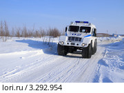 Полицейский автомобиль повышенной проходимости "Трэкол" на Ямале (2012 год). Редакционное фото, фотограф Григорий Писоцкий / Фотобанк Лори