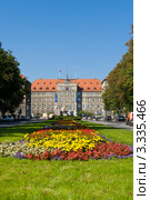 Аллея Иоанна Павла II и здание администрации города Щецин, Польша (2010 год). Редакционное фото, фотограф Sergey Kohl / Фотобанк Лори