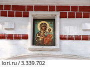 Икона Богородицы (Одигитрия). Спасские (Задние) ворота. Музей-заповедник "Коломенское", Москва (2012 год). Редакционное фото, фотограф Щеголева Ольга / Фотобанк Лори