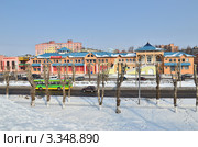 Город Дмитров. Вид на улицу Семенюка и дворец бракосочетания (2012 год). Редакционное фото, фотограф Елена Коромыслова / Фотобанк Лори