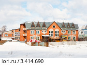 Красивый загородный дом коттедж. Стоковое фото, фотограф Игорь Низов / Фотобанк Лори