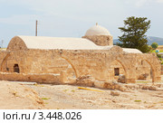 Церковь 12-ого столетия Panagia Chrysopolitissa в Куклии близ храма Афродиты, Кипр (2012 год). Стоковое фото, фотограф Миронова Евгения / Фотобанк Лори