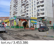 Кафе "Паладин", хозяйственный магазин. Район Новокосино. Москва (2012 год). Редакционное фото, фотограф lana1501 / Фотобанк Лори