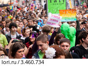Участники флешмоба "Дримфлеш 2012" на Старом Арбате, Москва, Россия. Редакционное фото, фотограф Николай Винокуров / Фотобанк Лори