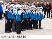 Районный конкурс среди школ,посвящённый  Победе в Великой Отечественной войне.Морской десант. (2010 год). Редакционное фото, фотограф Роман Фомин / Фотобанк Лори