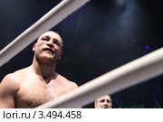Боксёрское шоу в многофункциональном зале “Крокус Сити Холл” Денис Бахтов (2012 год). Редакционное фото, фотограф Дмитрий Неумоин / Фотобанк Лори