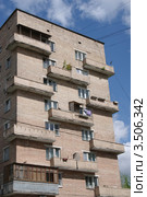 Кирпичный жилой дом в районе Шаболовки, Москва (2012 год). Стоковое фото, фотограф Илюхина Наталья / Фотобанк Лори