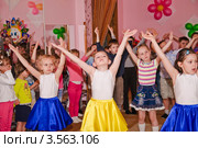 Праздник в детском саду (2012 год). Редакционное фото, фотограф Алёшина Оксана / Фотобанк Лори