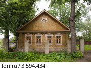 Дом на улице в городе Старая Купавна (2012 год). Стоковое фото, фотограф Зобков Юрий / Фотобанк Лори