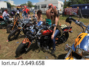 Стоянка байков, «Мото-Малоярославец 2012» Редакционное фото, фотограф Михеев Алексей / Фотобанк Лори