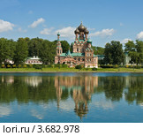 Москва, храм Святой Троицы в усадьбе Останкино (2012 год). Редакционное фото, фотограф ИВА Афонская / Фотобанк Лори