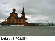 Свято-Введенская церковь на Енисейской набережной (2012 год). Редакционное фото, фотограф Татьяна Рылеева / Фотобанк Лори