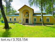 Здание Ожерельевского клуба юных самбистов (2012 год). Стоковое фото, фотограф Зобков Юрий / Фотобанк Лори