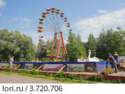Парк культуры и отдыха, город Великие Луки, Псковская область (2012 год). Редакционное фото, фотограф Галина Ермолаева / Фотобанк Лори