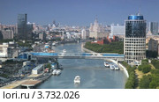 Багратионовский мост и Башня 2000 в Москве летним днем (2010 год). Стоковое видео, видеограф Losevsky Pavel / Фотобанк Лори
