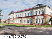 Здание детского отделения и администрации ЦРБ в городе Лукоянове (2012 год). Стоковое фото, фотограф Александр Романов / Фотобанк Лори