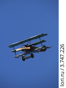 Истребитель времён первой мировой войны Голандский Fokker DR-1 Triplane, Германских ВВС (2012 год). Редакционное фото, фотограф Михеев Алексей / Фотобанк Лори