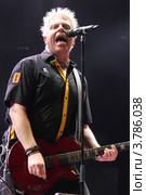 Декстер Холланд (The Offspring) (2012 год). Редакционное фото, фотограф Артем Костенко / Фотобанк Лори